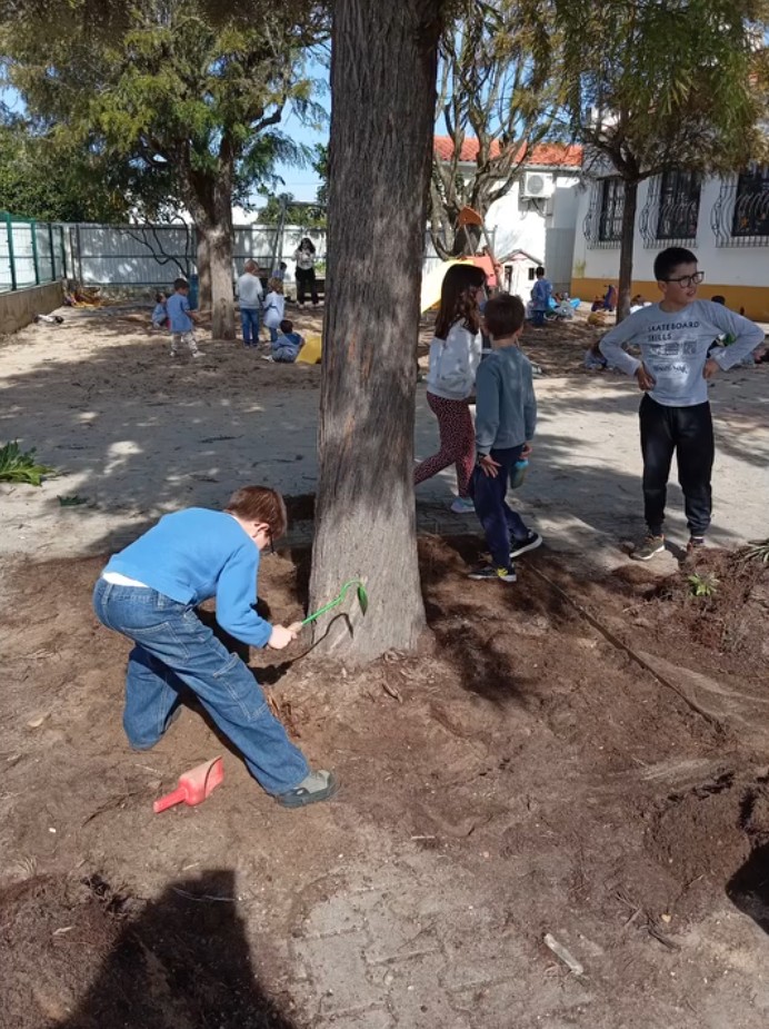 Requalificação de pequenas áreas do nosso jardim e horta pedagógica
